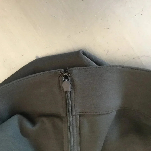 Eddie Bauer 48%  Cotton Ponte Knit Pants Gray pull on Flat Front Trouser Size 12 - Picture 5 of 11